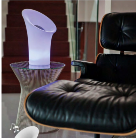 Lampe autonome avec haut parleur Bluetooh Design Nipper Design Nomada