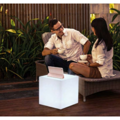 Lampe sans fil avec haut parleur Design Cuby