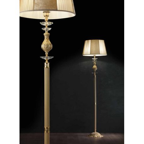 Lampadaire en Laiton coulé doré à la feuille d'or pour hôtel ou château Design Nadine