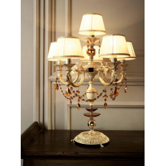 Lampadaire de Table en Laiton doré à la feuille d'or et cristal pour hôtel ou château Design Petra 6 Lumières