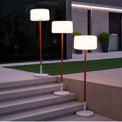 Lampe solaire à planter hauteur ajustable Design Chloe Plant