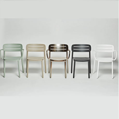 Fauteuil d'extérieur empilable en polyéthylène Design Croisette