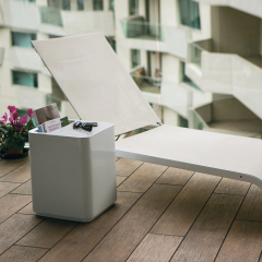 Table basse en polyéthylène Design Dado