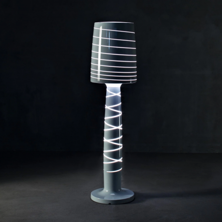 Lampadaire d'extérieur en polyéthylène laqué Design Lady Jane IP65