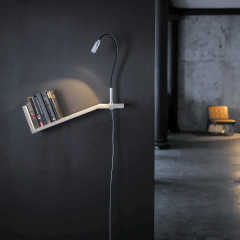 Etagère avec lampe focalisable Zeus intégrée Design Kippling