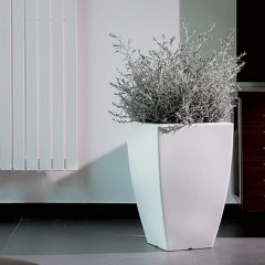 Vase carré en résine Design Prisma