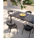 Table d'extérieur allongeable en aluminium, plateau HPL ou Grès Design Maja