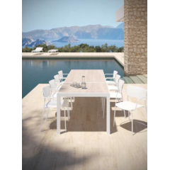 Chaise d'extérieur empilable en polypropylène recyclable et métal Design Karen