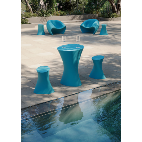 Table d'extérieur en polyéthylène recyclable Design Iris